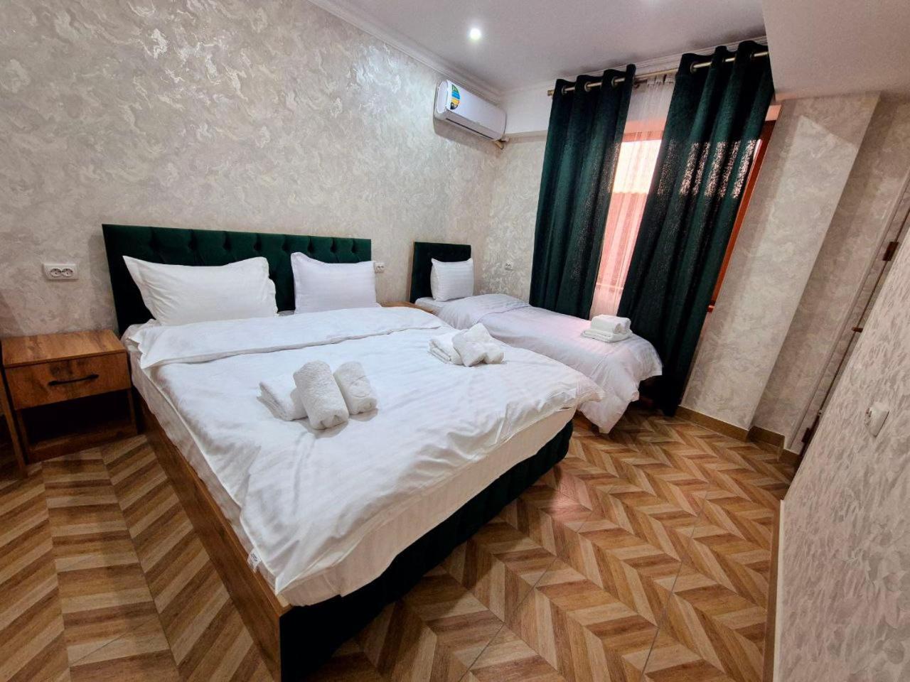 Samarkand Imron Hotel Bagian luar foto