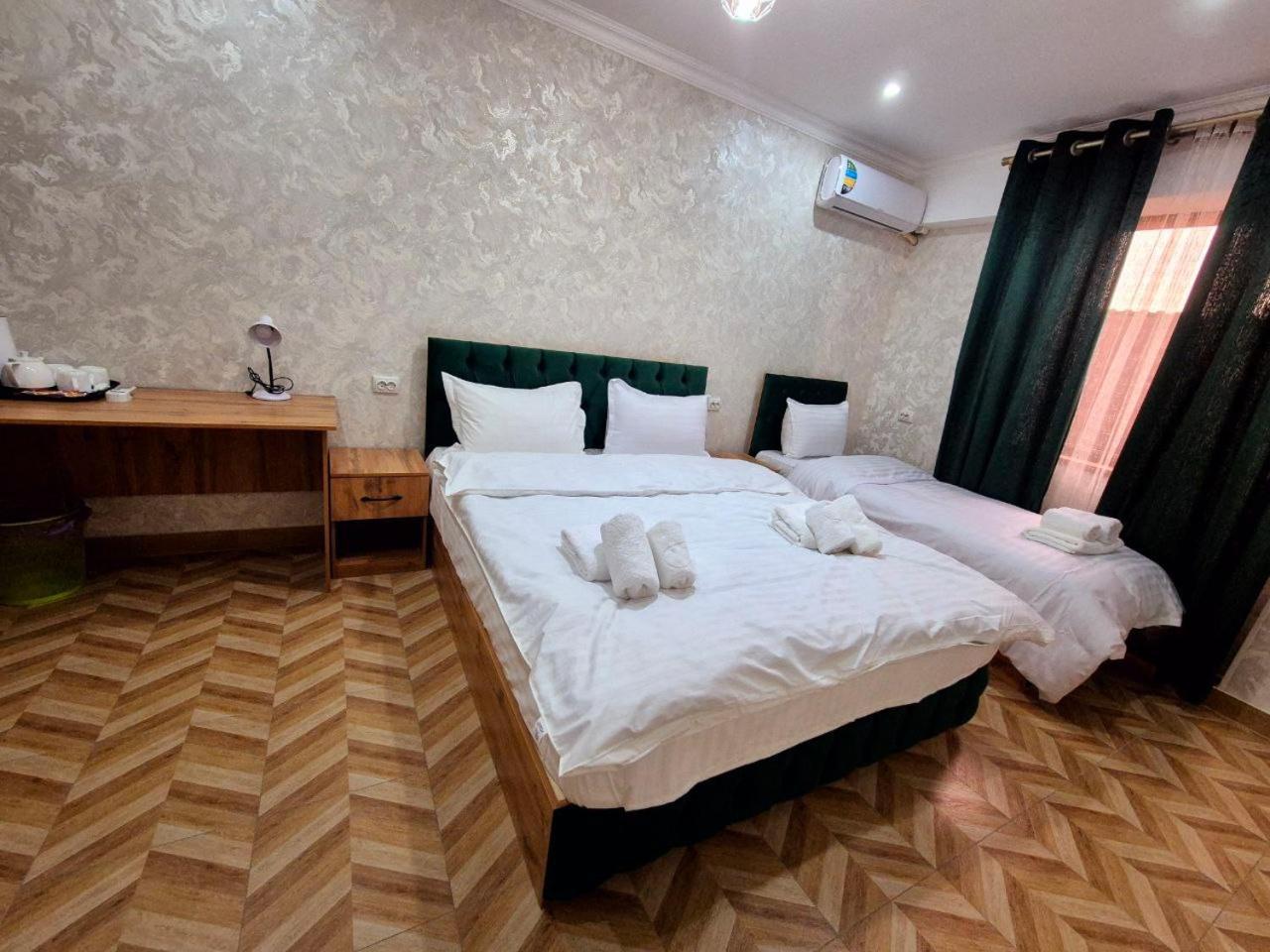 Samarkand Imron Hotel Bagian luar foto