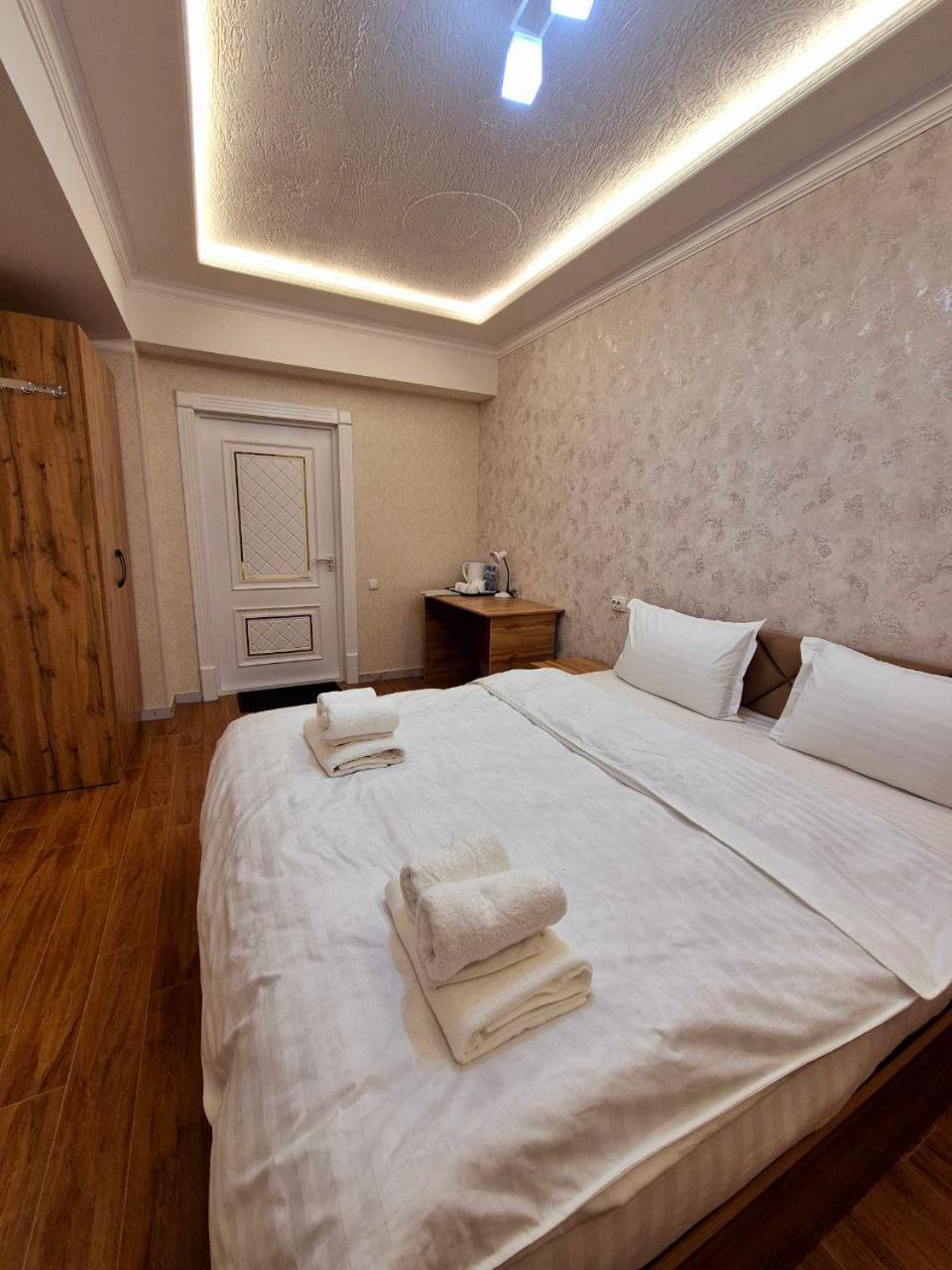 Samarkand Imron Hotel Bagian luar foto